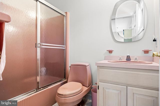 228 MUNN LN, Cherry Hill, NJ 08034