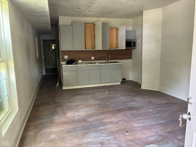 425 N Grant Avenue, Indianapolis, IN 46201