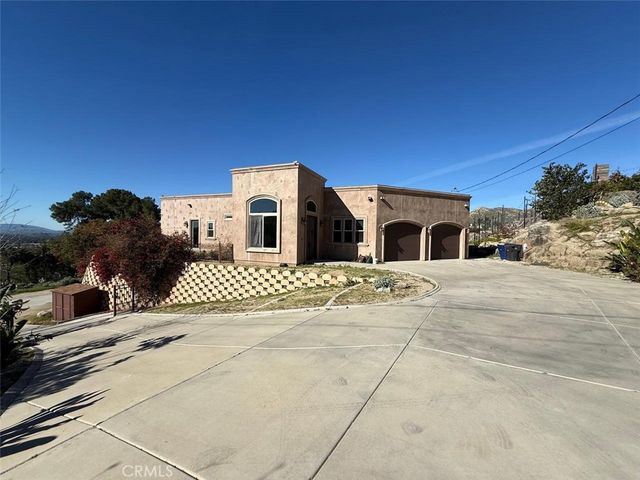 3000 Galaxie Heights, Riverside, CA 92507