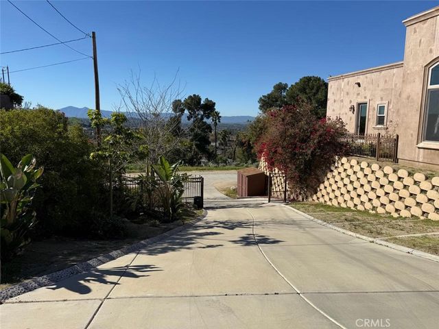 3000 Galaxie Heights, Riverside, CA 92507