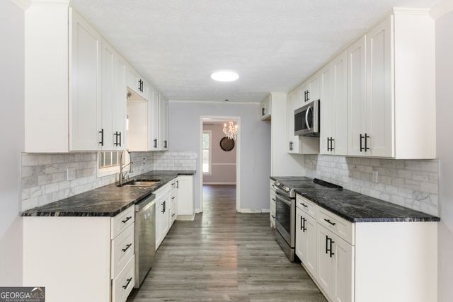 225 Dix Lee On Drive, Fayetteville, GA 30214