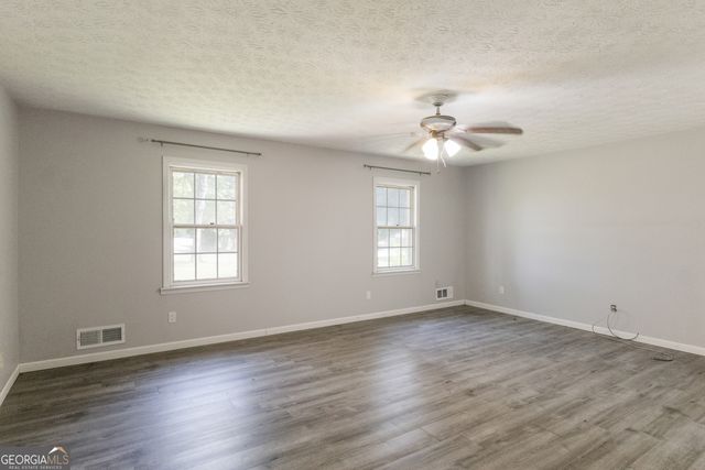 225 Dix Lee On Drive, Fayetteville, GA 30214