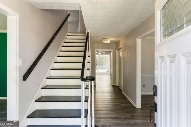225 Dix Lee On Drive, Fayetteville, GA 30214
