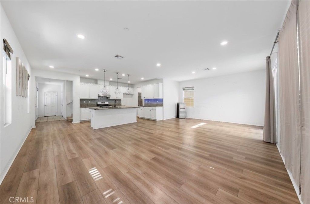 Image 5 of property listing at 1152 N Tribune Privado, Ontario, CA 91764