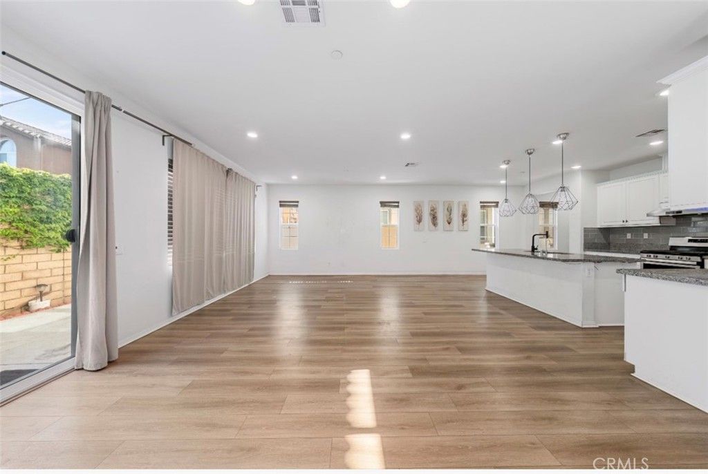 Image 6 of property listing at 1152 N Tribune Privado, Ontario, CA 91764