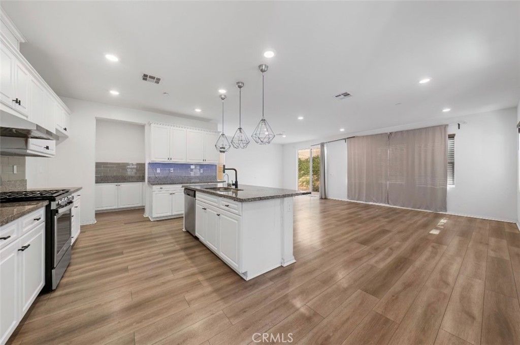 Image 8 of property listing at 1152 N Tribune Privado, Ontario, CA 91764