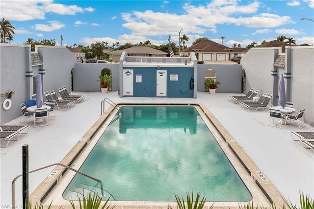 321 Cape Coral PKWY W # 102, Cape Coral, FL 33914