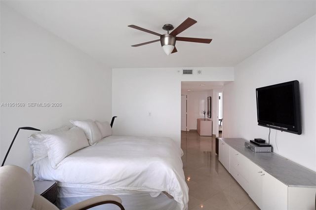 5025 Collins Ave 2107, Miami Beach, FL 33140