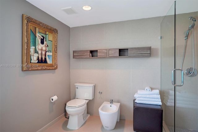 5025 Collins Ave 2107, Miami Beach, FL 33140