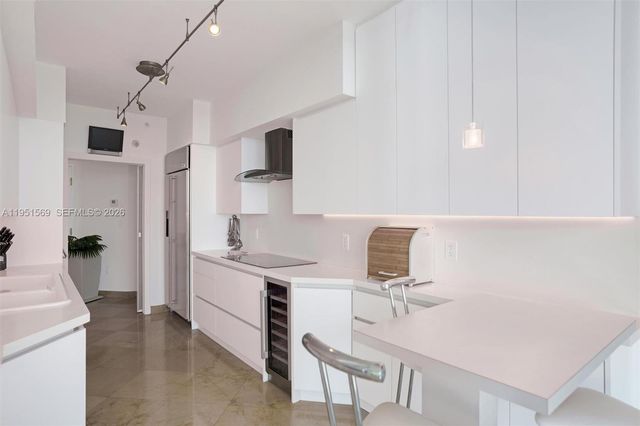 5025 Collins Ave 2107, Miami Beach, FL 33140