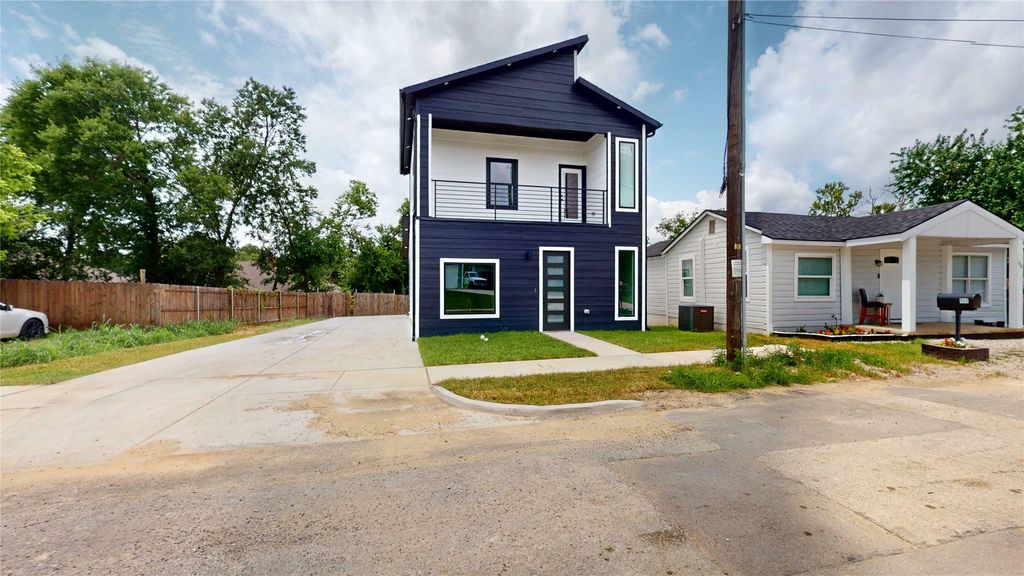 108 Frierson Street, Waxahachie, TX 75165