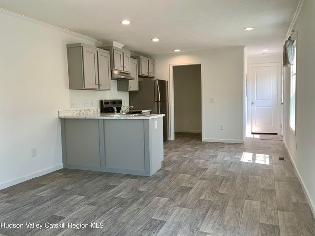 1154 Us-9 33, Hudson, NY 12534