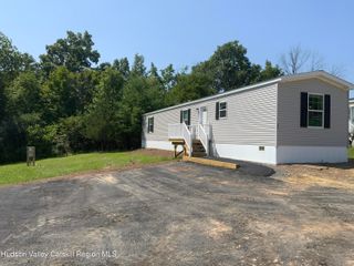 1154 Us-9 33, Hudson, NY 12534