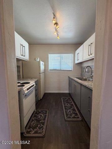 1776 S Palo Verde Ave Apt E208, Tucson, AZ 85713