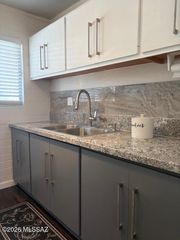 1776 S Palo Verde Ave Apt E208, Tucson, AZ 85713