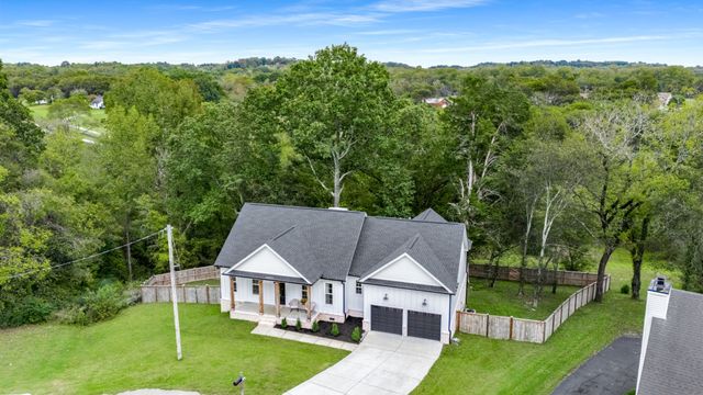 106 Dale Ct, Columbia, TN 38401