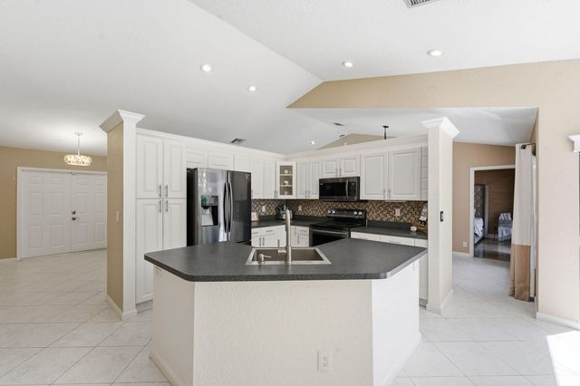 9577 Majestic Way, Boynton Beach, FL 33437
