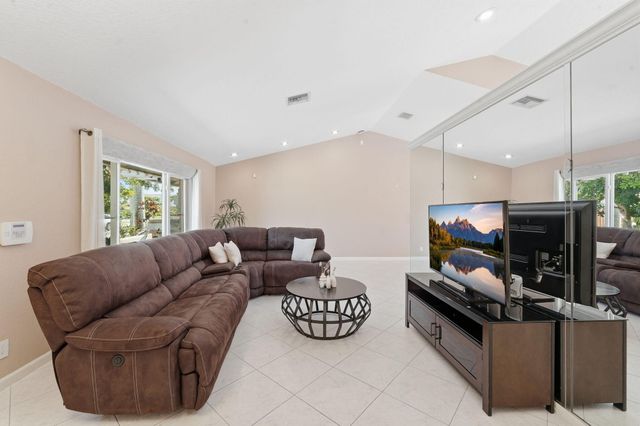 9577 Majestic Way, Boynton Beach, FL 33437