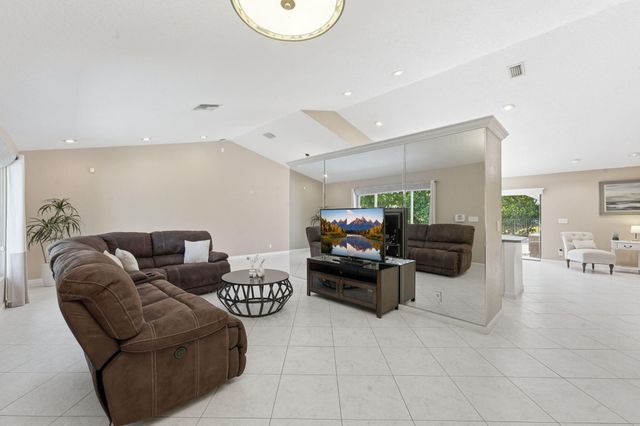 9577 Majestic Way, Boynton Beach, FL 33437