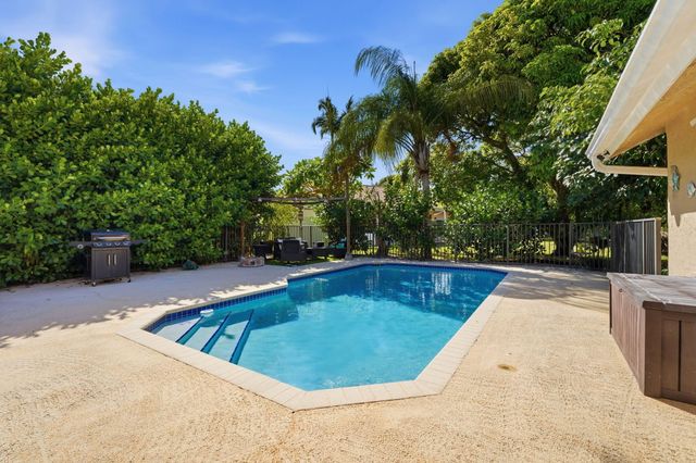 9577 Majestic Way, Boynton Beach, FL 33437