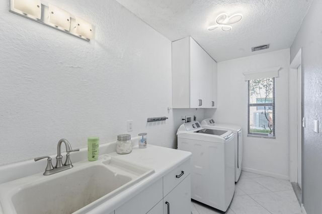 9577 Majestic Way, Boynton Beach, FL 33437