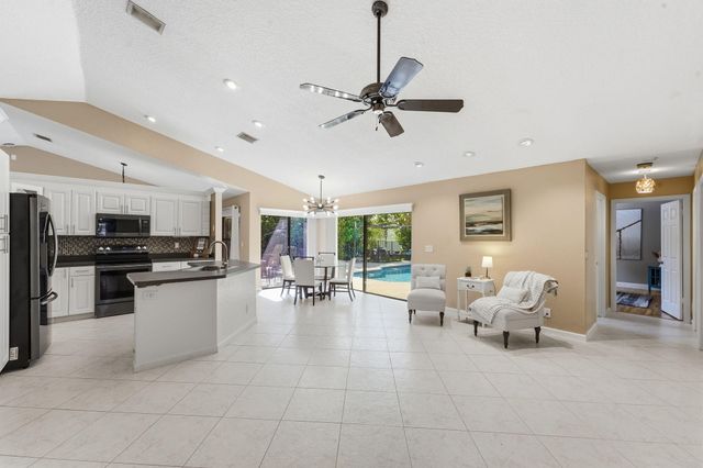 9577 Majestic Way, Boynton Beach, FL 33437