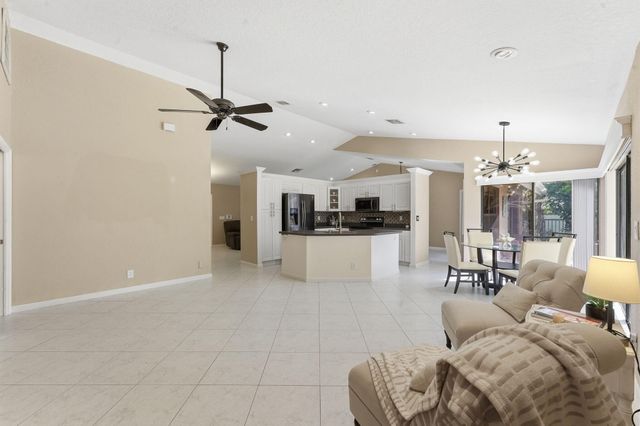 9577 Majestic Way, Boynton Beach, FL 33437