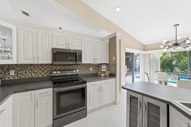 9577 Majestic Way, Boynton Beach, FL 33437