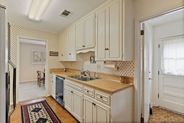 1848 Cairnbrook Drive, Montgomery, AL 36106