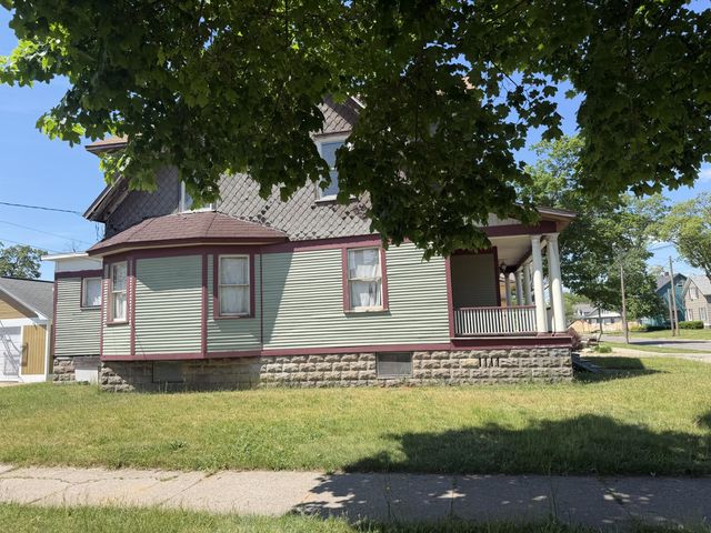 1541 Clinton Street, Muskegon, MI 49442