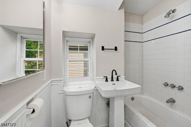 536 Spruce Ave, Garwood Boro, NJ 07027