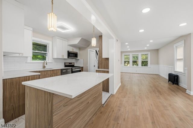 536 Spruce Ave, Garwood Boro, NJ 07027