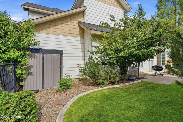 913 W Willow Lake LOOP, Coeur D'alene, ID 83815