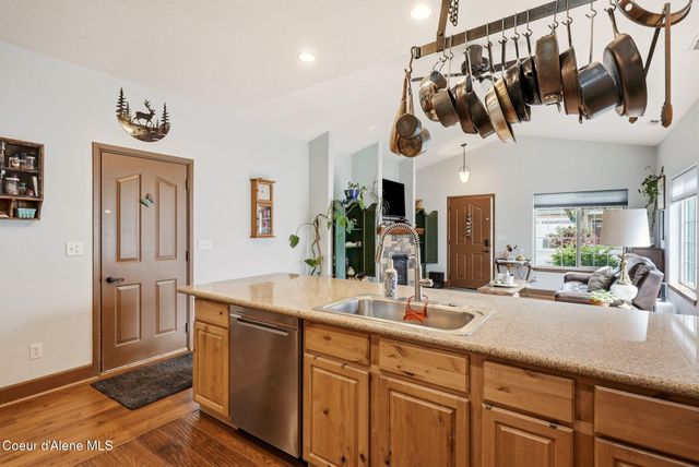 913 W Willow Lake LOOP, Coeur D'alene, ID 83815