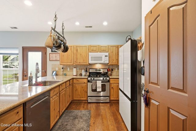 913 W Willow Lake LOOP, Coeur D'alene, ID 83815