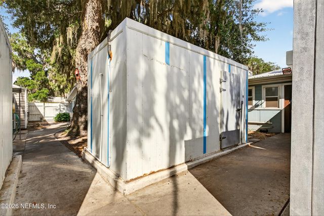 201 OAK Street, Welaka, FL 32189