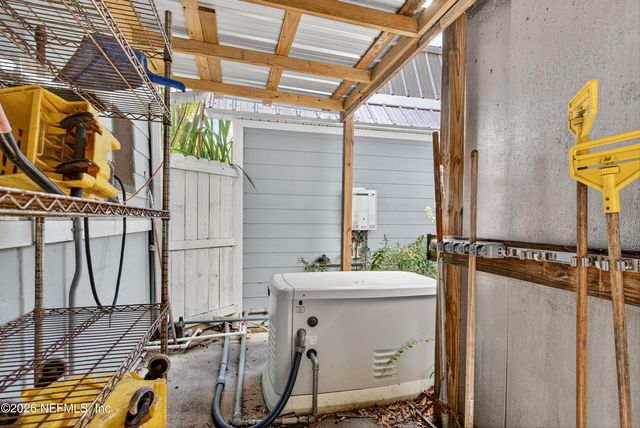 201 OAK Street, Welaka, FL 32189