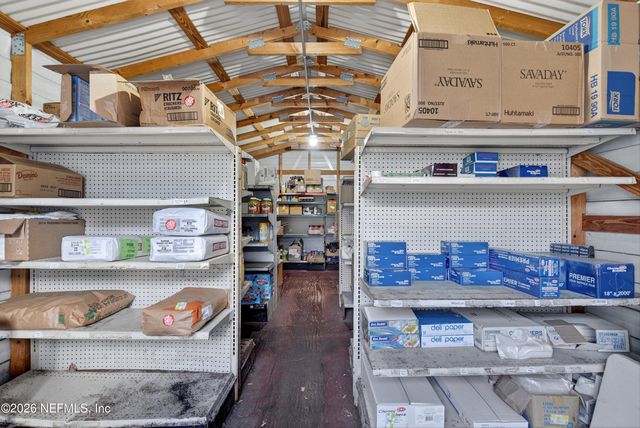 201 OAK Street, Welaka, FL 32189