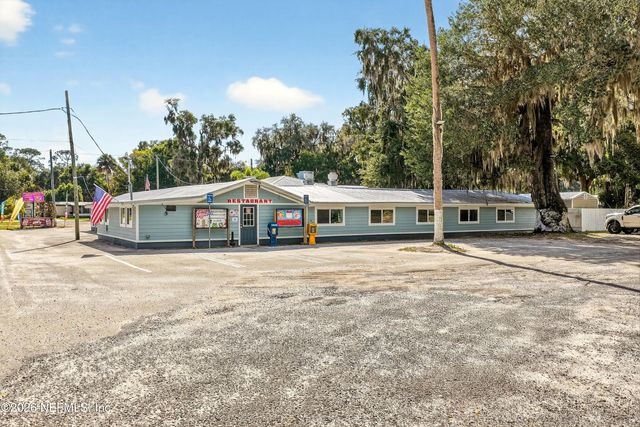 201 OAK Street, Welaka, FL 32189