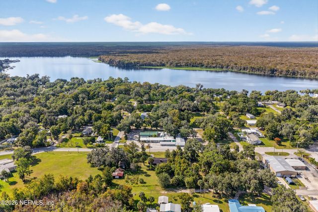 201 OAK Street, Welaka, FL 32189