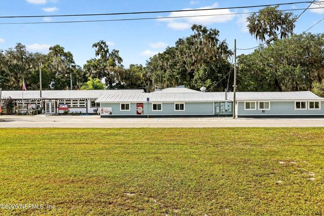 201 OAK Street, Welaka, FL 32189
