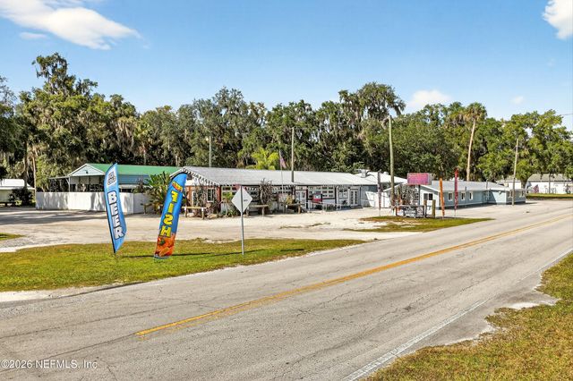 201 OAK Street, Welaka, FL 32189