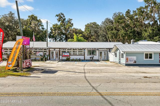 201 OAK Street, Welaka, FL 32189