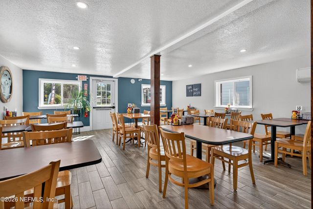 201 OAK Street, Welaka, FL 32189