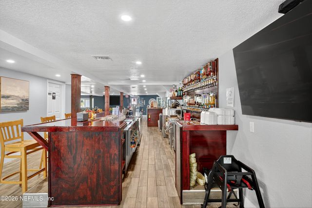 201 OAK Street, Welaka, FL 32189