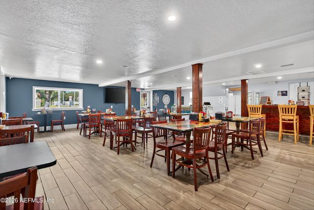 201 OAK Street, Welaka, FL 32189