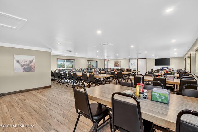 201 OAK Street, Welaka, FL 32189