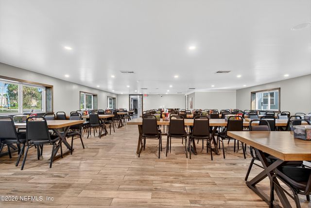 201 OAK Street, Welaka, FL 32189