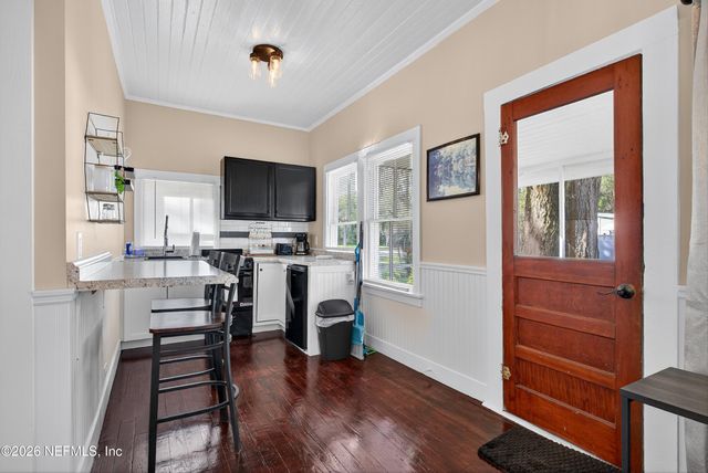 201 OAK Street, Welaka, FL 32189