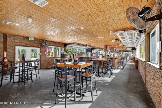 201 OAK Street, Welaka, FL 32189